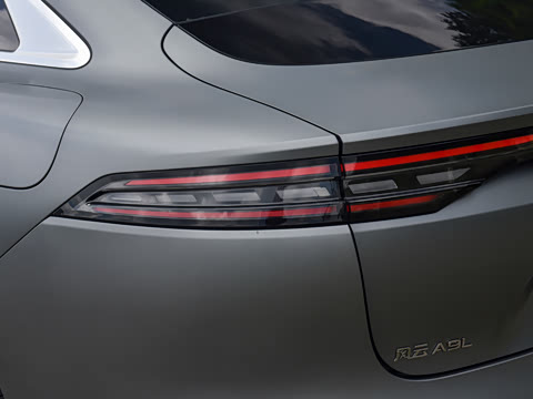 2027�� 260 MAX