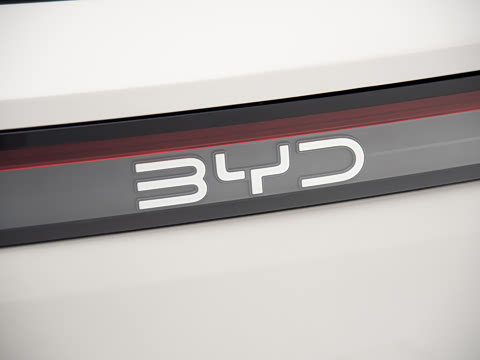 2026�� ���� 585kW ����������