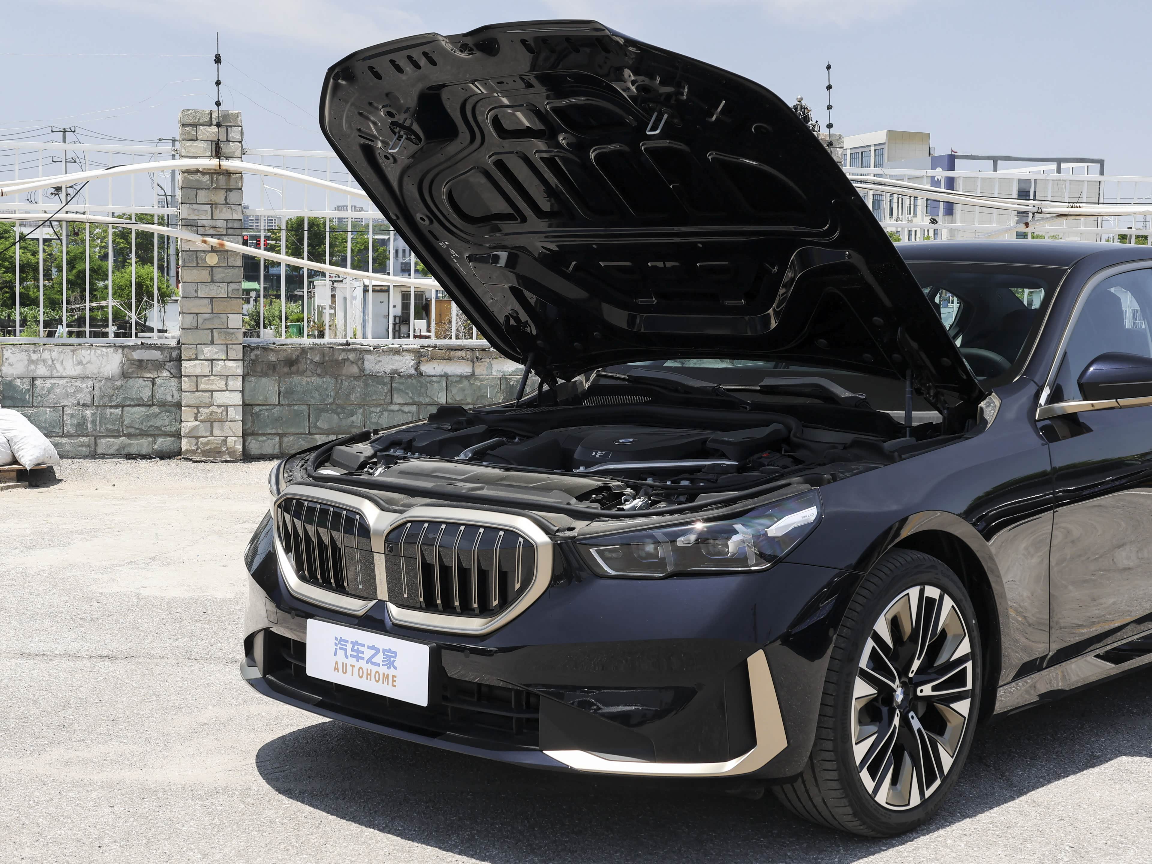BMW 5 Series, миниатюра 29