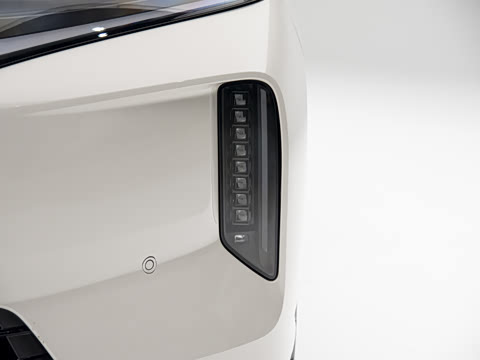 2026�� ���� 585kW ����������