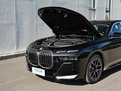 2026�� 735Li M�˶���װ