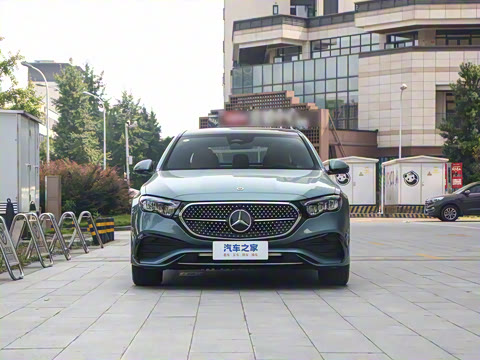 2025�� �Ŀ� E 260 L �˶���