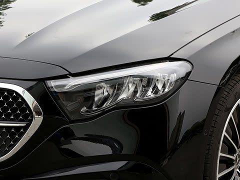 2026�� �Ŀ� E 300 L �����˶���