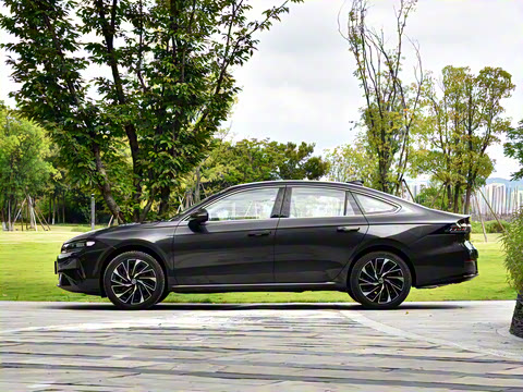 2026�� L 300TSI DSG ������