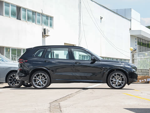 2025�� xDrive 30Li ������M�˶���ҹ��װ