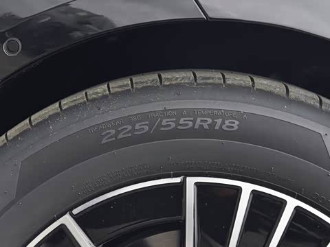 2026�� �Ŀ� E 260 L �����