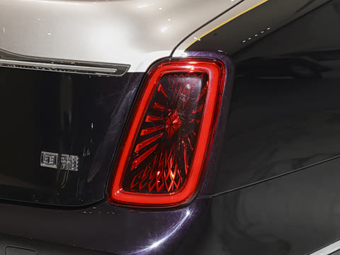 2024�� 4.0T V8��