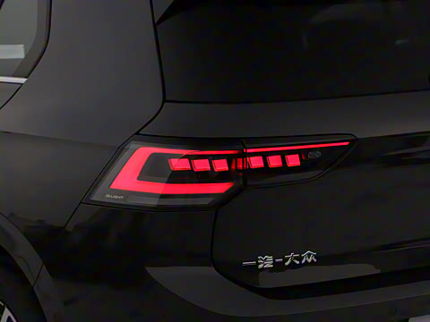 2025�� �Ŀ�� 300TSI R-Line