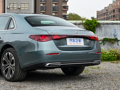 2026�� E 300 L ������