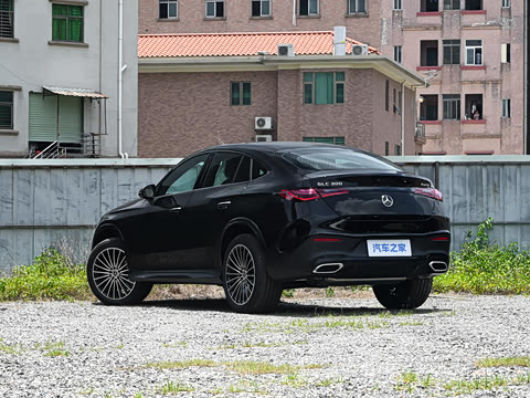 2026�� �Ŀ� GLC 300 4MATIC ����SUV