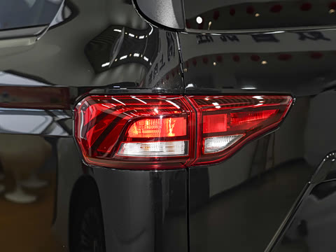 2026�� 2.0L �ֶ����ᾫӢ�� 7�� CNG