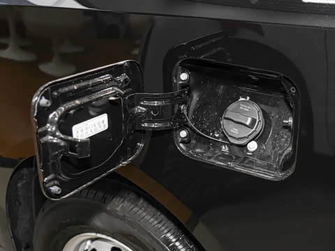 2026�� 2.0L �ֶ����ᾫӢ�� 7�� CNG