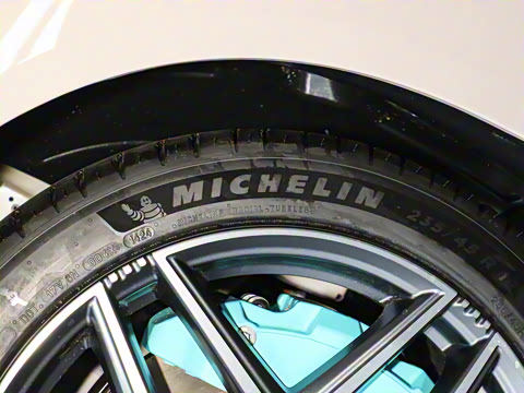 2025�� 710 Max��