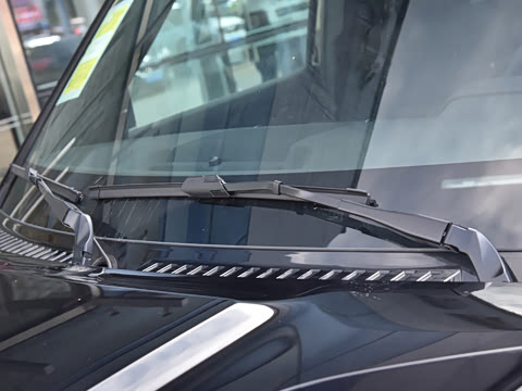 2026�� 110 3.0T P400 X-Dynamic SE