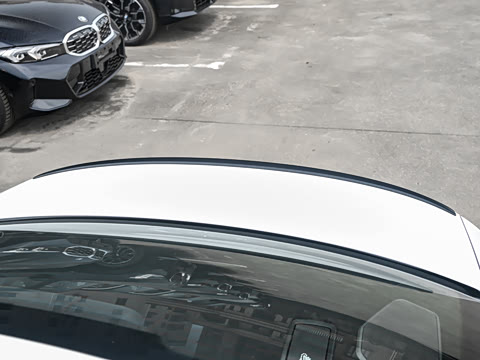 2026�� 330Li ������ M�˶���ҹ��װ