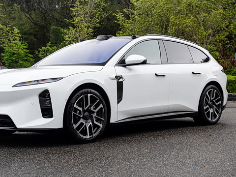 2026�� ��Ȼ�澳�� 100kWh Touring