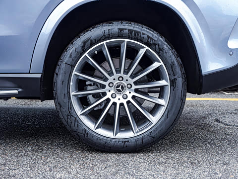 2025�� �Ŀ� GLE 450 4MATIC ������