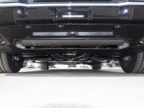 2026�� 740Li ������ M�˶���װ