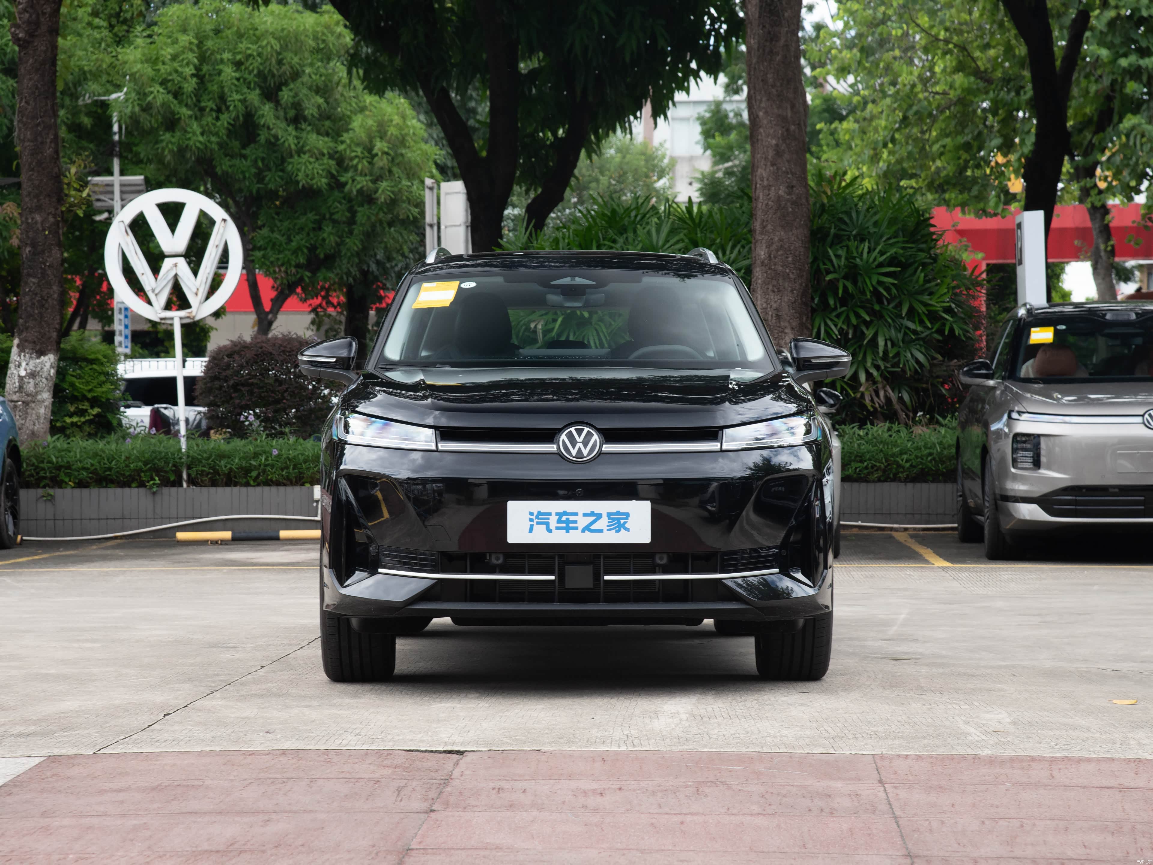 Volkswagen Tiguan, миниатюра 2