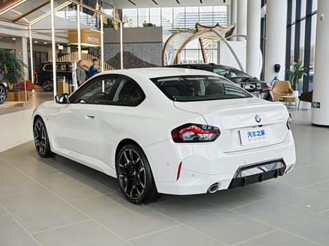 2026�� 225i M�˶���ҹ��װ