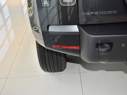 2026�� 110 3.0T P400 X-Dynamic HSE