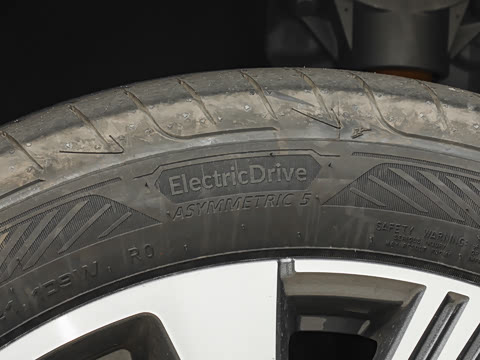 2026�� quattro Ǭ���Ǽݰ�