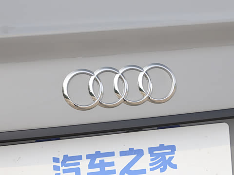 2026�� 200���������� 40 TFSI ����������