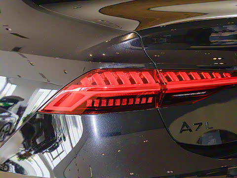 2025�� 55 TFSI quattro ����ʿ��