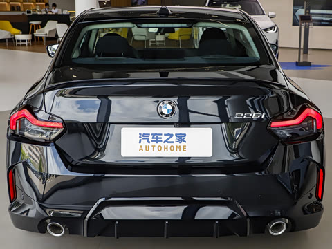 2026�� 225i M�˶���ҹ��װ