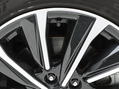 2025�� 2.4T CVT Wagon tS EyeSight