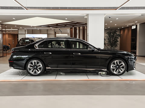 2026�� 740Li ������ ������װ