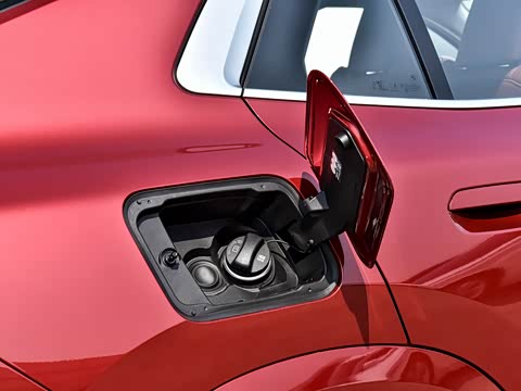 2026�� sDrive25i M�˶���װ