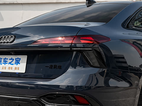 2026�� 2.0T quattro ������	