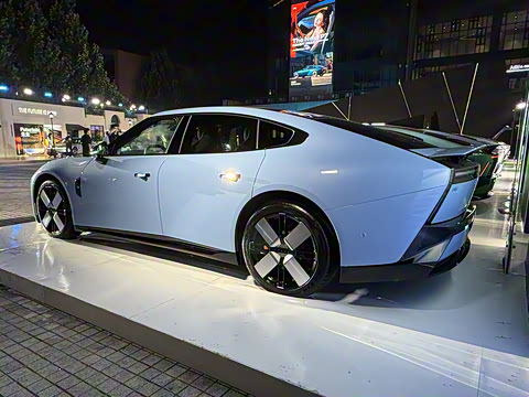 2025�� 750 ���������� Ultra