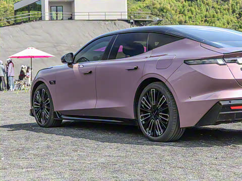 2025�� 240����Ultra