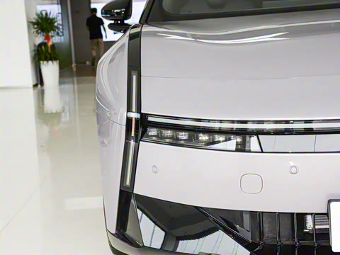 2025�� 702 ������ Ultra