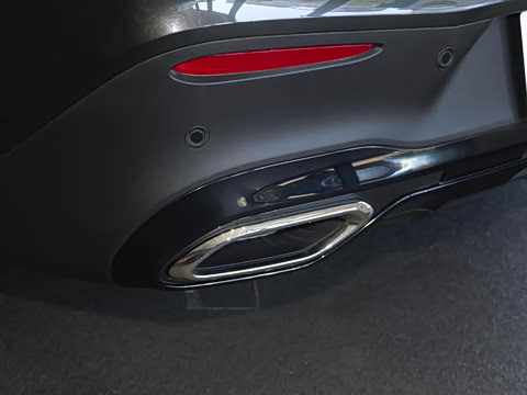 2026�� �Ŀ� GLC 260 4MATIC ����SUV