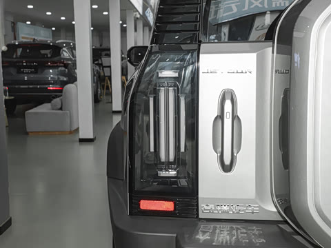 2025 2.0TD XWD Զ+ӳ 7