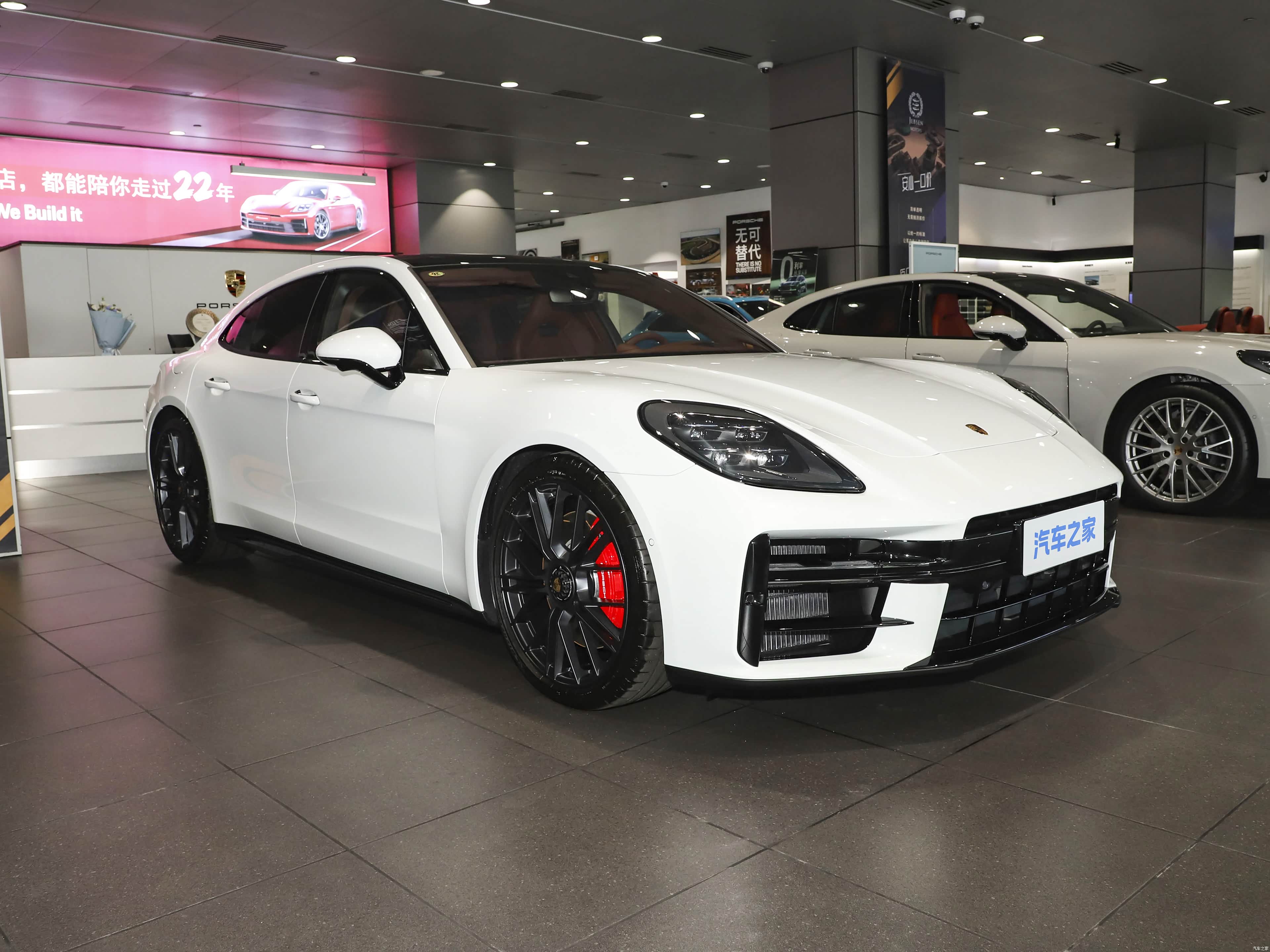 Porsche Panamera, миниатюра 3