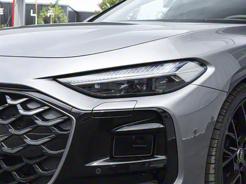 2026�� TFSI quattro 150kW �׷�������