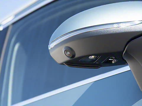 2026�� GLC 300 L 4MATIC ������ 5��