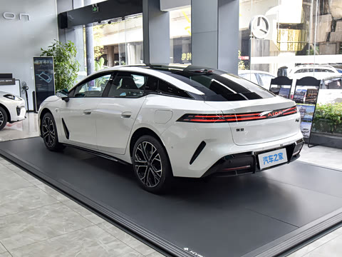 2027�� 702 �����������°�