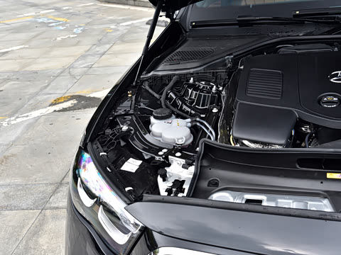 2026�� �Ŀ� E 300 L ������