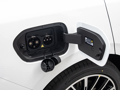 2027�� 670������