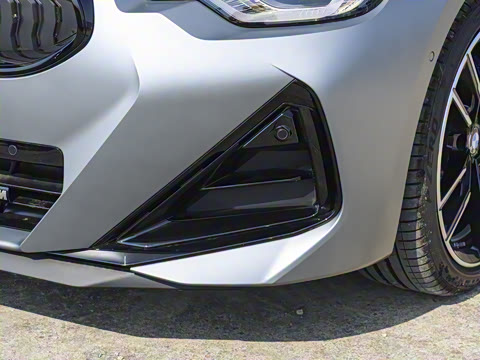 2025�� M240i xDrive