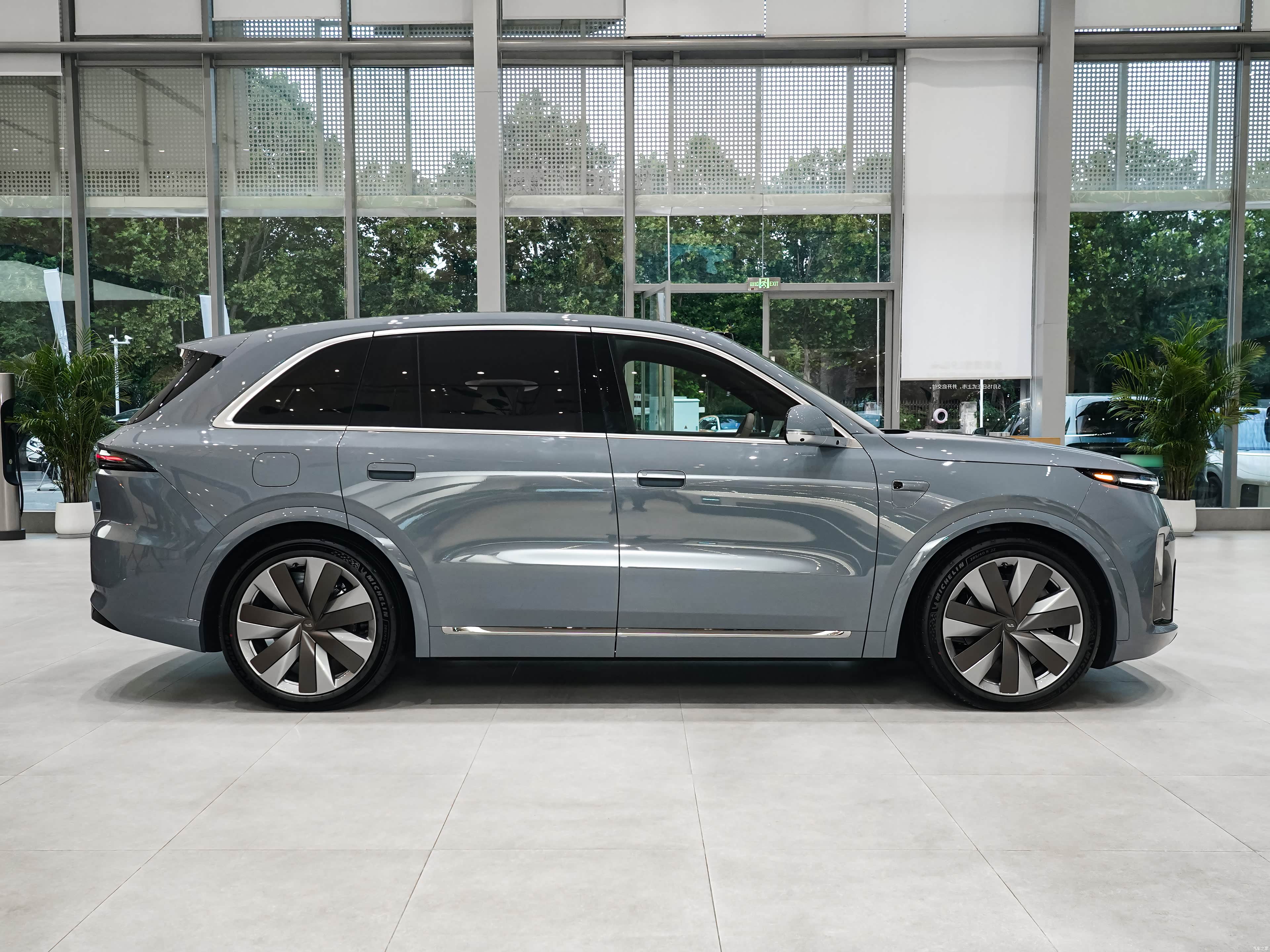 Li Auto L8, миниатюра 8
