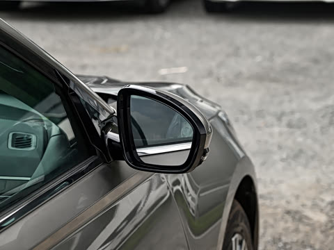 2025�� 2.0L XL-TLS ������