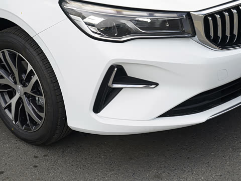 2027�� ���� 1.5L CVT������