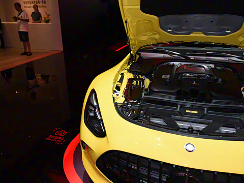 2025�� AMG GT 63 4MATIC+