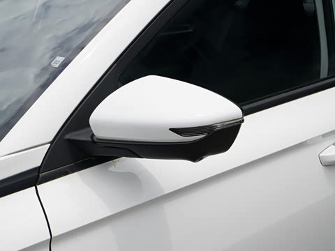 2027�� ���� 1.5L CVT������